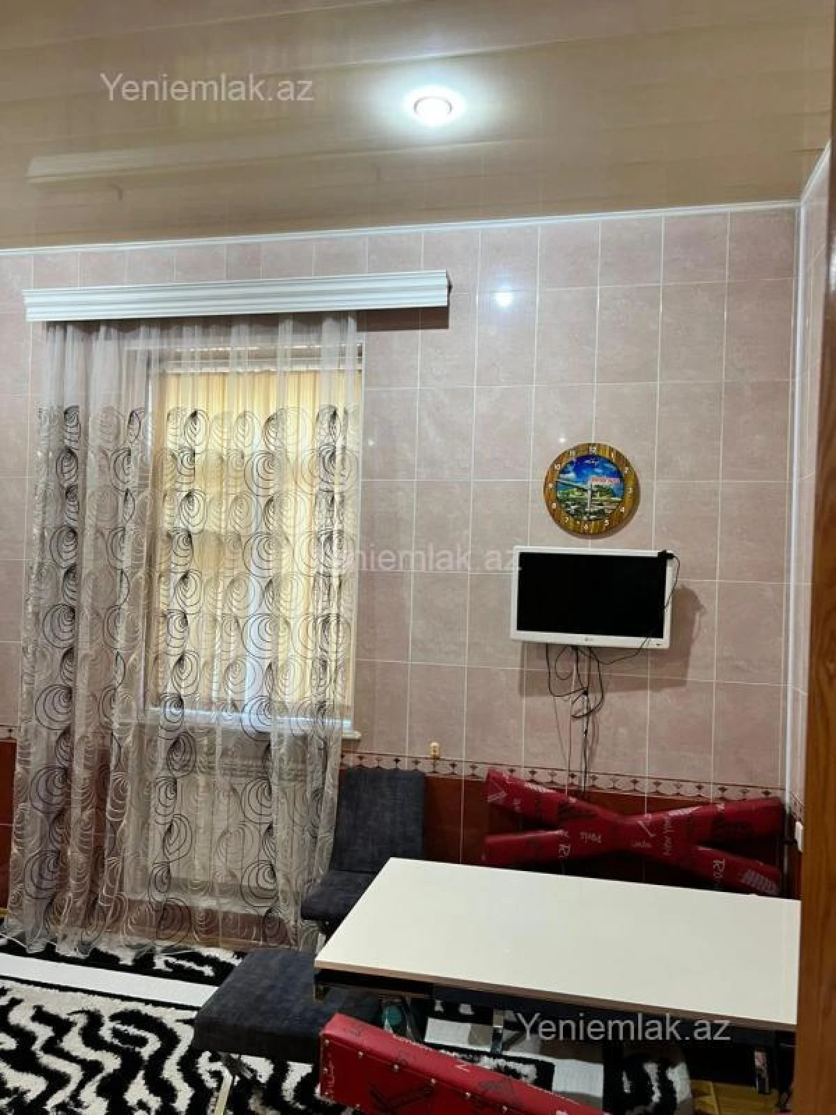 Satılır 9 otaqlı həyət evi 320 m²