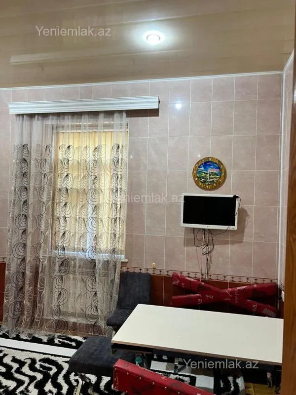 Satılır 9 otaqlı həyət evi 320 m²