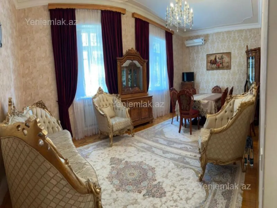 Satılır 9 otaqlı həyət evi 320 m²