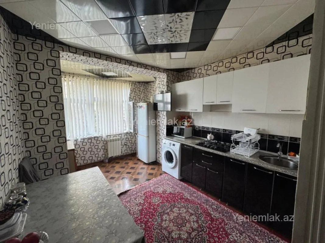 Satılır 4 otaqlı köhnə tikili 115 m²