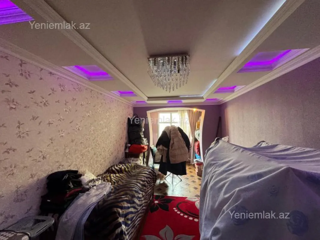 Satılır 4 otaqlı köhnə tikili 115 m²