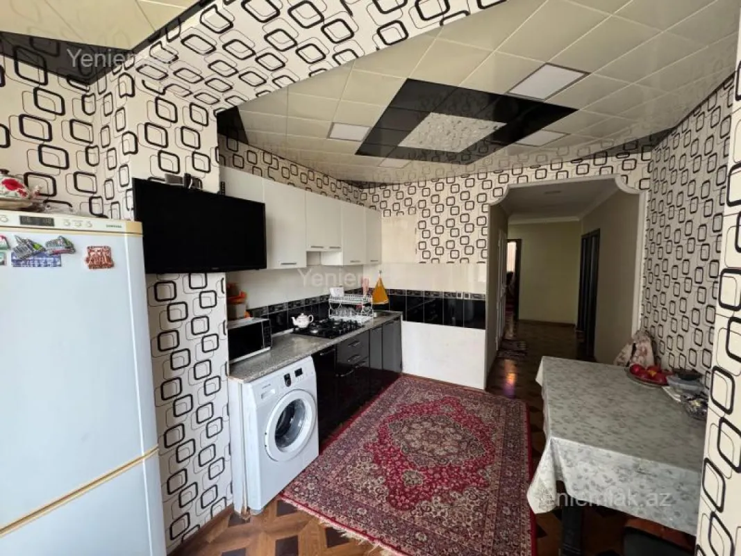 Satılır 4 otaqlı köhnə tikili 115 m²