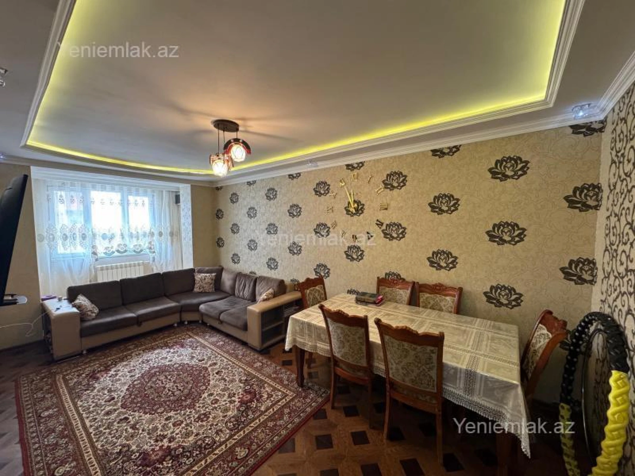 Satılır 4 otaqlı köhnə tikili 115 m²