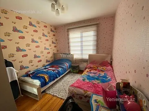 Satılır 2 otaqlı köhnə tikili 65 m²