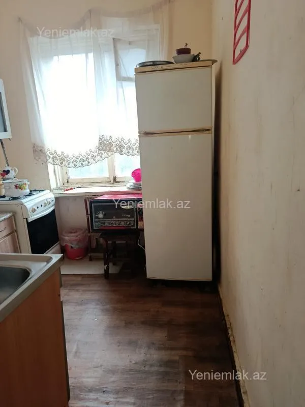 Satılır 4 otaqlı köhnə tikili 85 m²