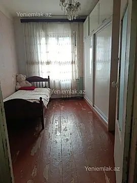 Satılır 4 otaqlı köhnə tikili 85 m²