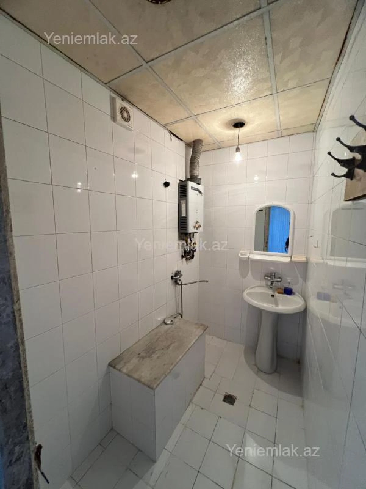 Satılır 2 otaqlı köhnə tikili 60 m²