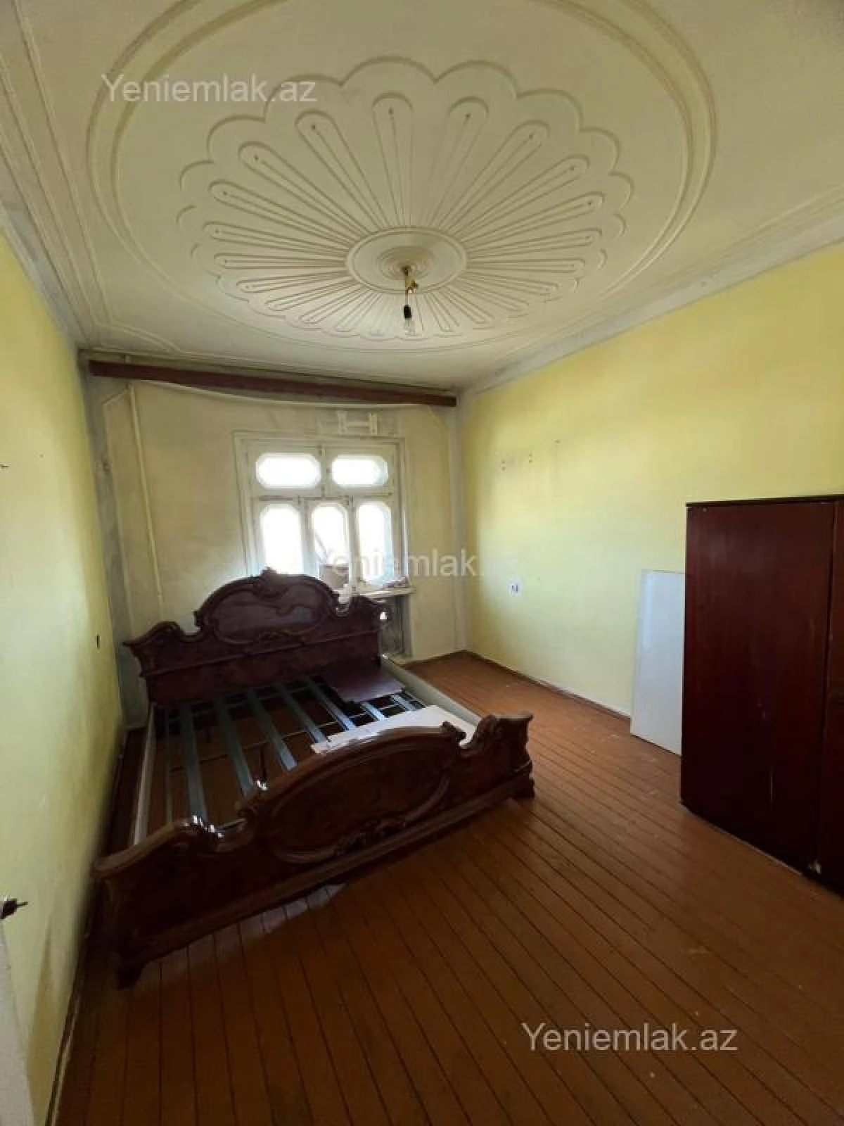 Satılır 2 otaqlı köhnə tikili 60 m²