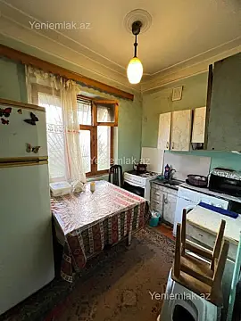 Satılır 2 otaqlı köhnə tikili 60 m²