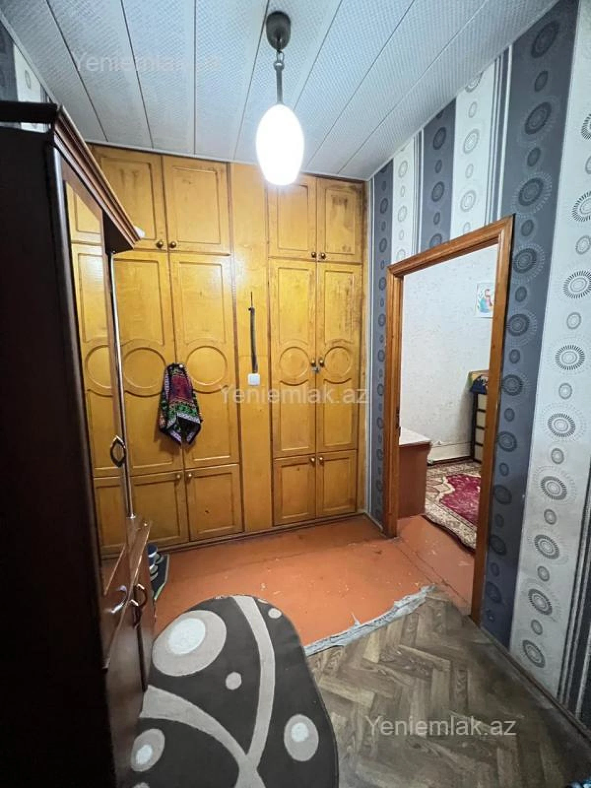 Satılır 2 otaqlı köhnə tikili 60 m²