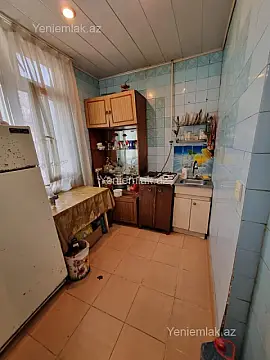 Satılır 2 otaqlı köhnə tikili 50 m²
