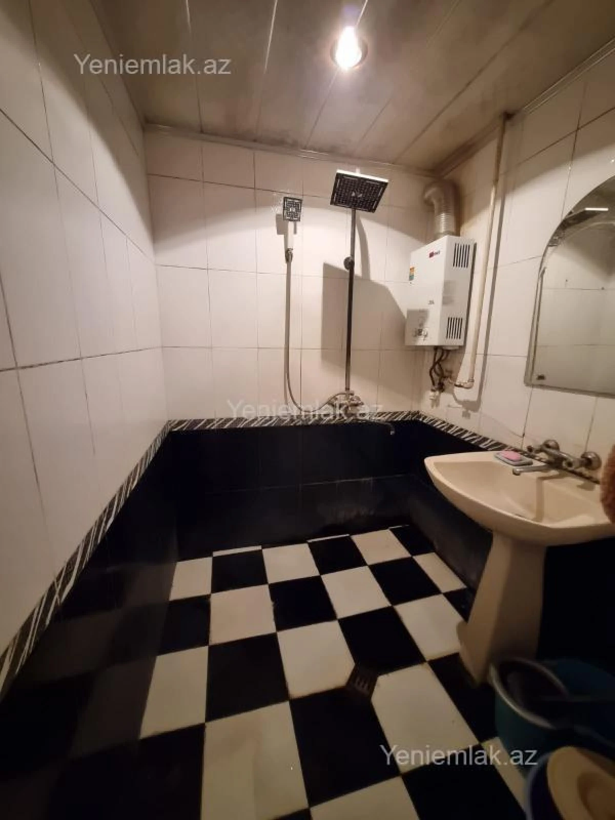 Satılır 2 otaqlı köhnə tikili 50 m²