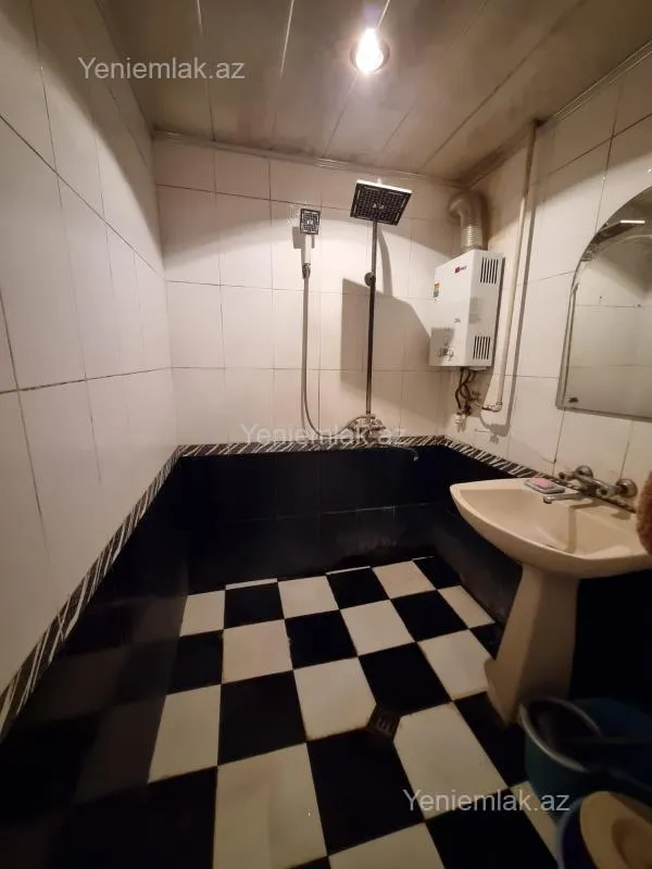 Satılır 2 otaqlı köhnə tikili 50 m²