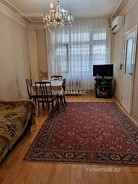 Satılır 2 otaqlı köhnə tikili 50 m²