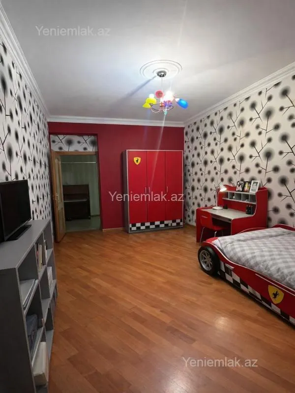 Satılır 4 otaqlı yeni tikili 160 m²