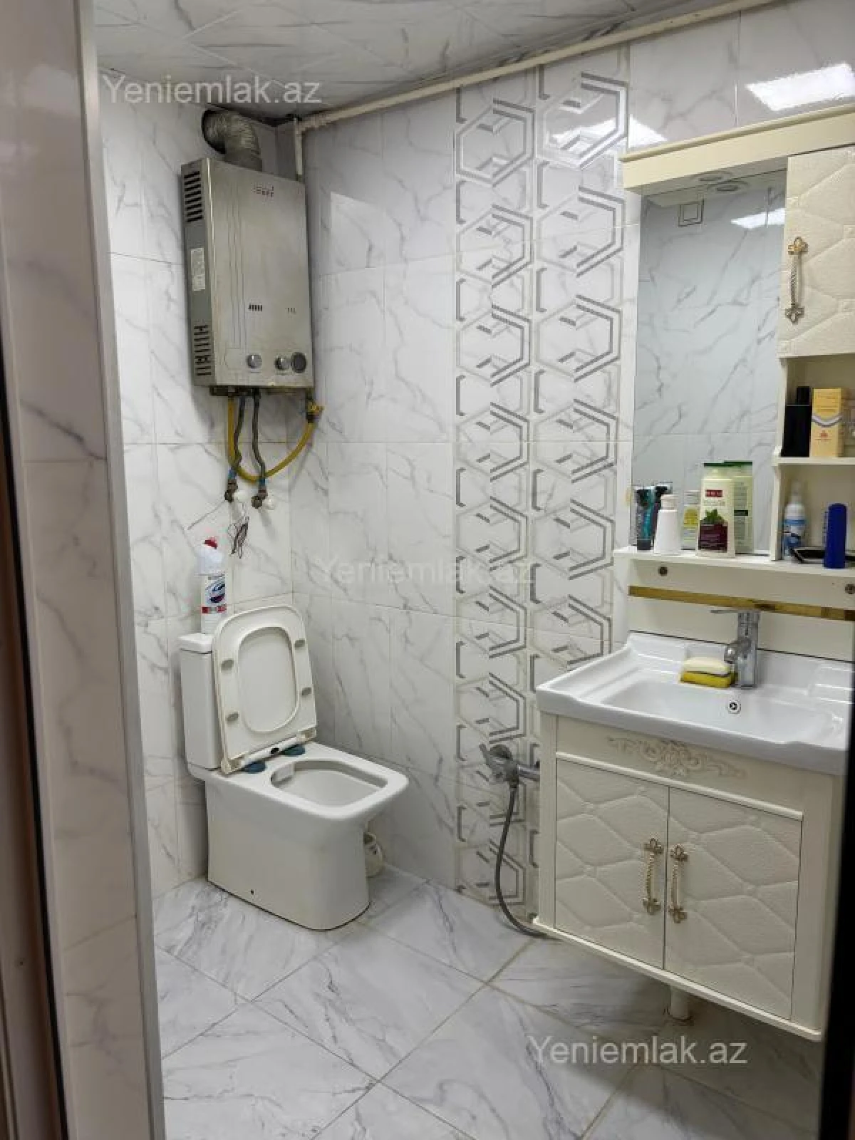 Satılır 3 otaqlı köhnə tikili 75 m²