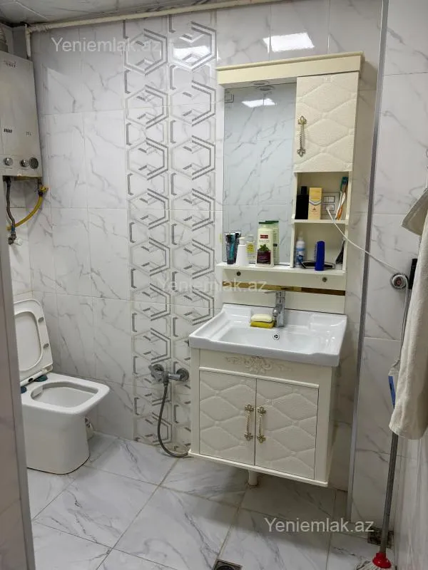 Satılır 3 otaqlı köhnə tikili 75 m²