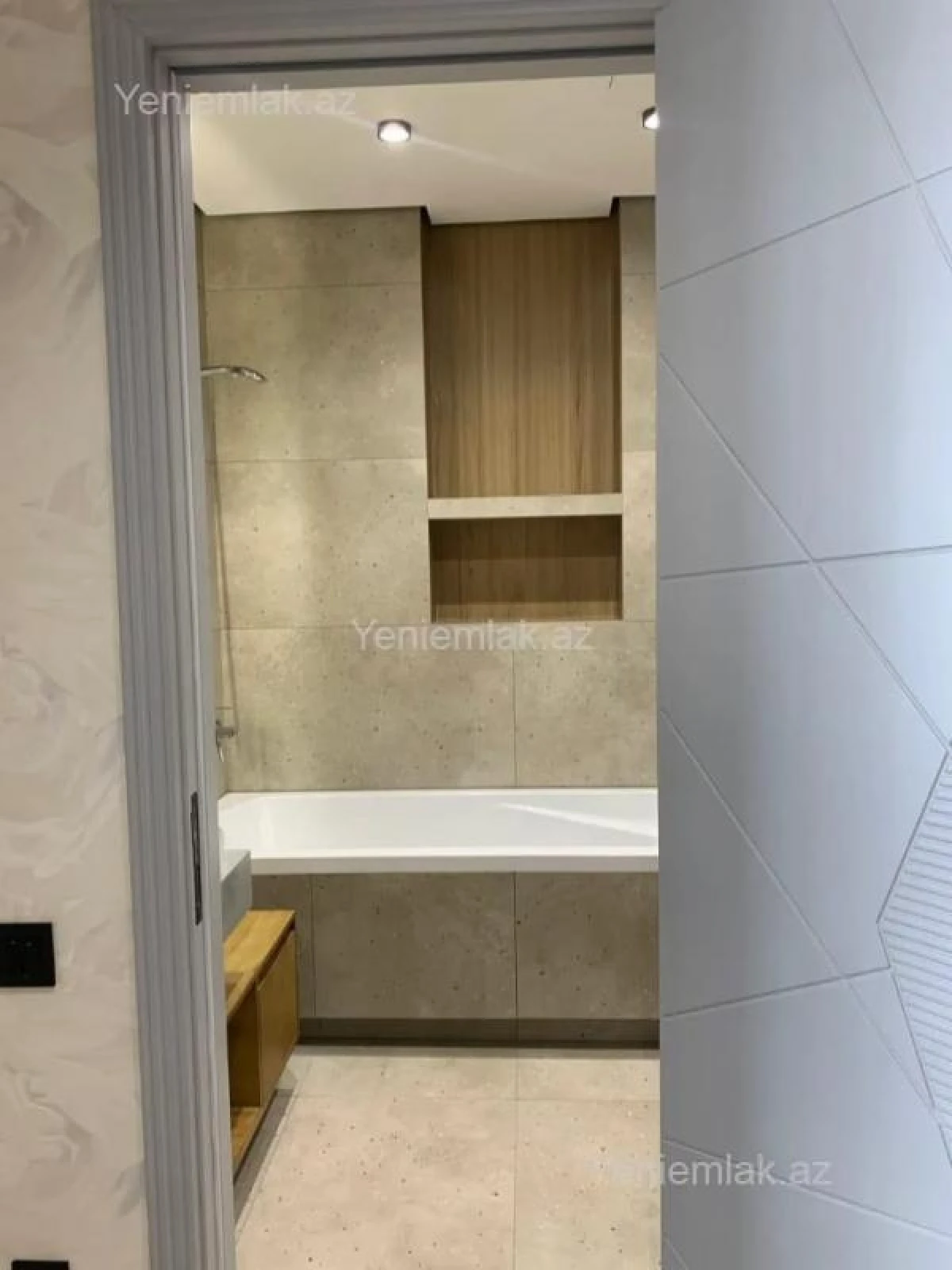 Satılır 4 otaqlı yeni tikili 182 m²