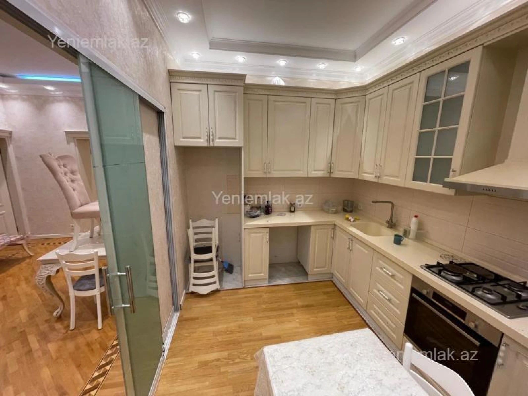 Satılır 3 otaqlı köhnə tikili 95 m²