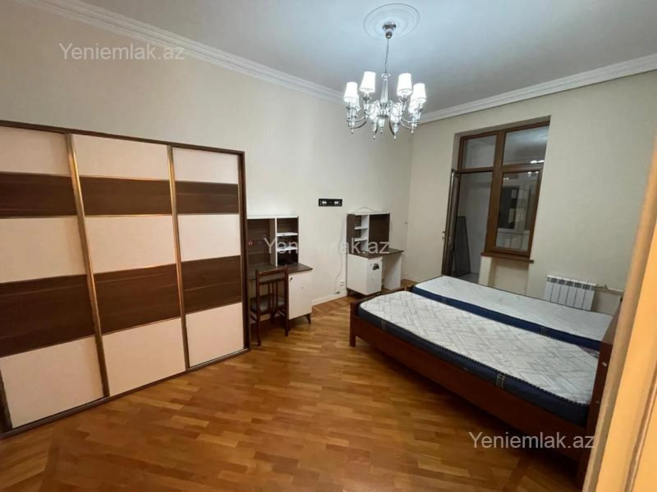 Satılır 3 otaqlı köhnə tikili 95 m²
