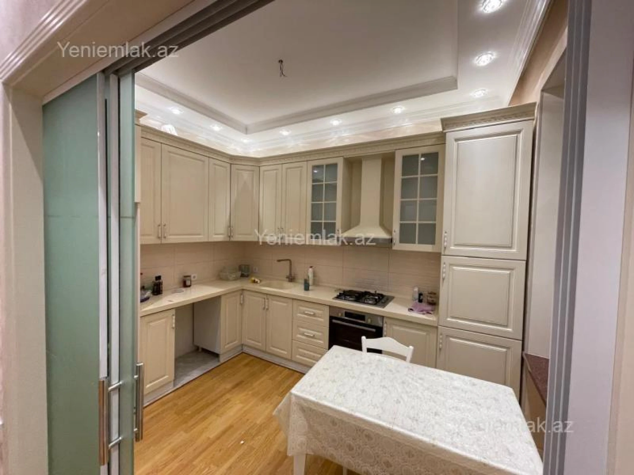 Satılır 3 otaqlı köhnə tikili 95 m²