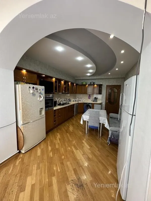 Satılır 4 otaqlı yeni tikili 154 m²