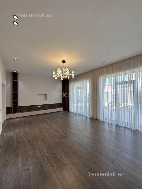 Satılır 4 otaqlı həyət evi 180 m²