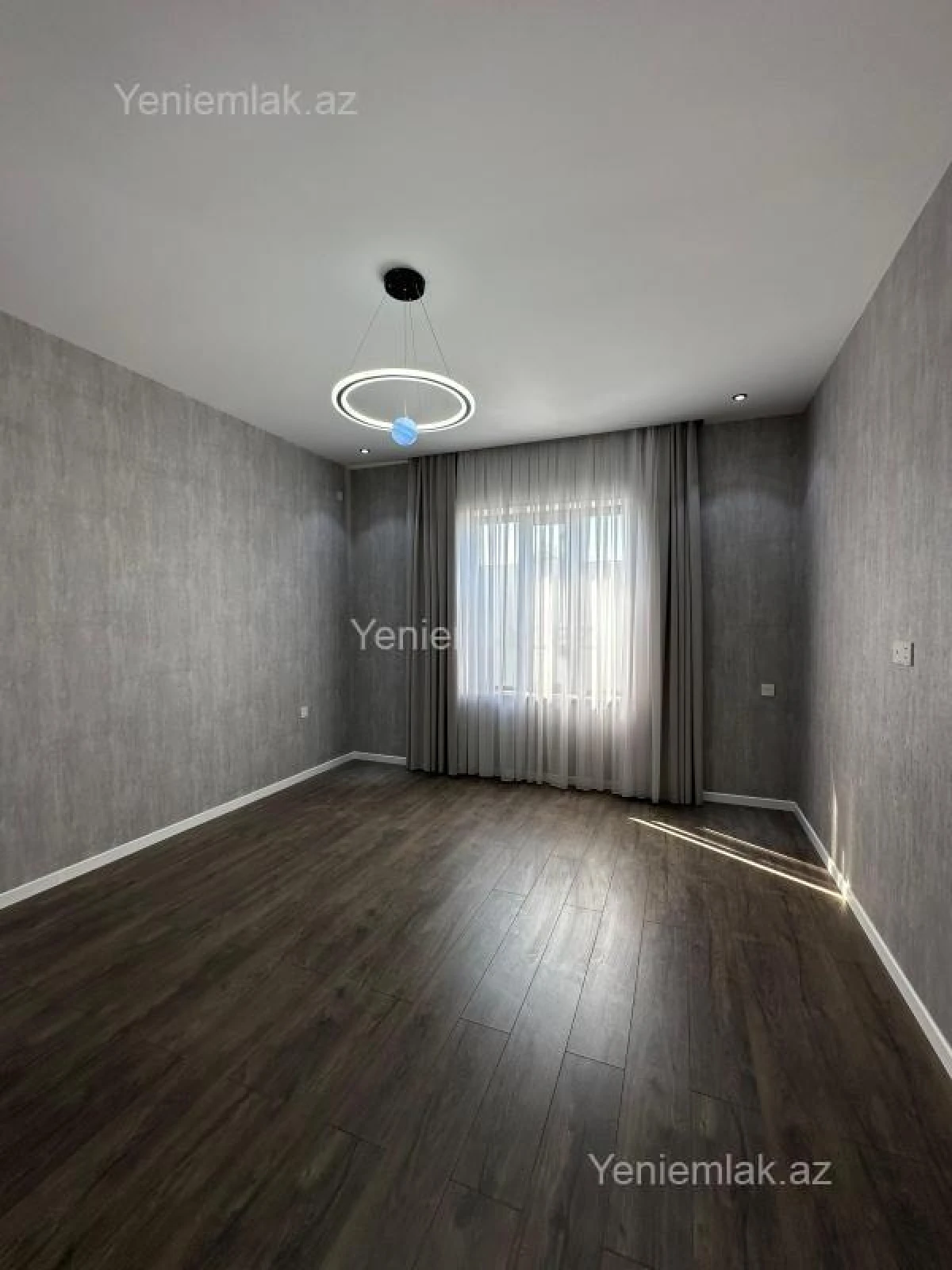Satılır 4 otaqlı həyət evi 180 m²
