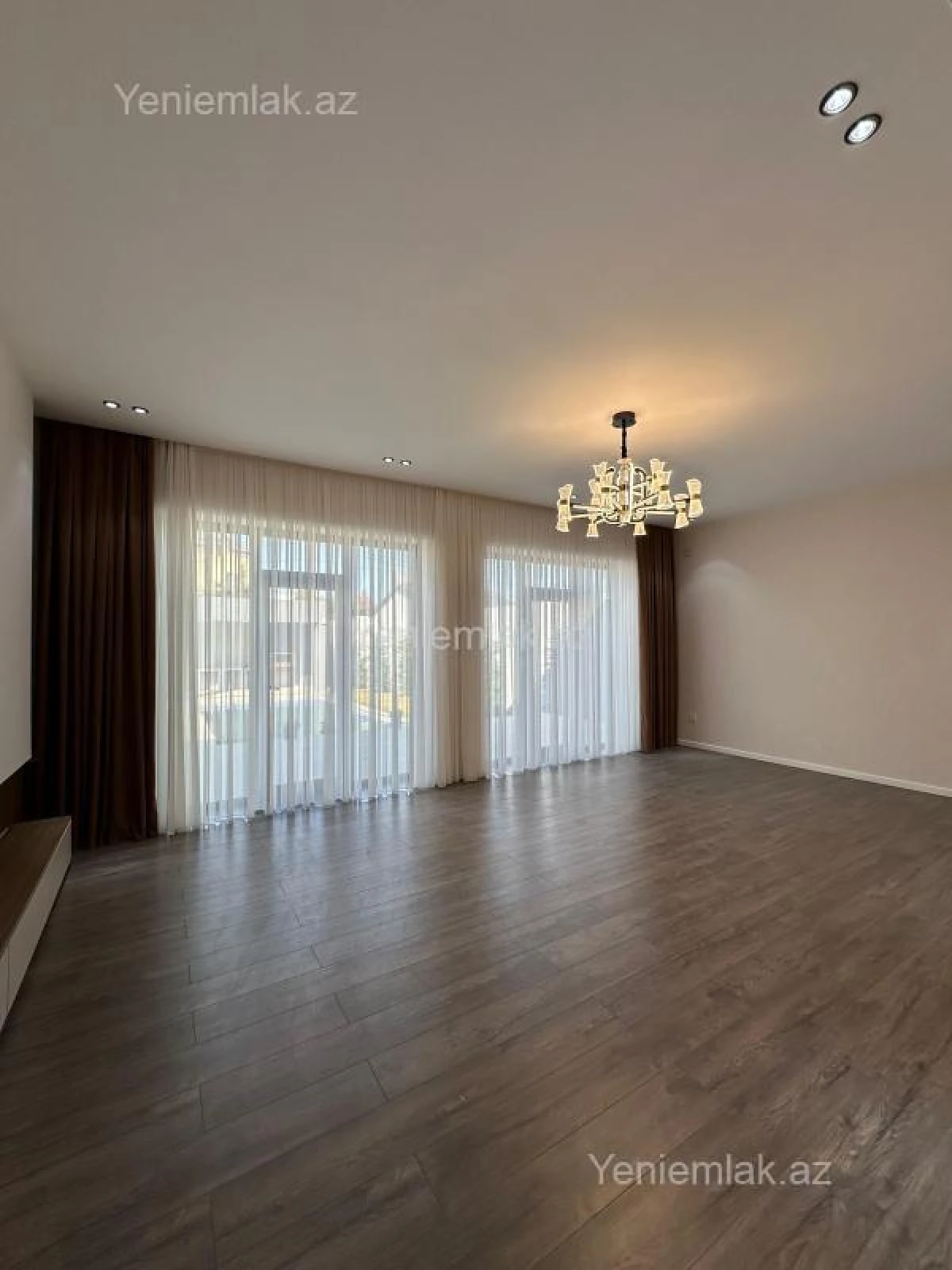 Satılır 4 otaqlı həyət evi 180 m²