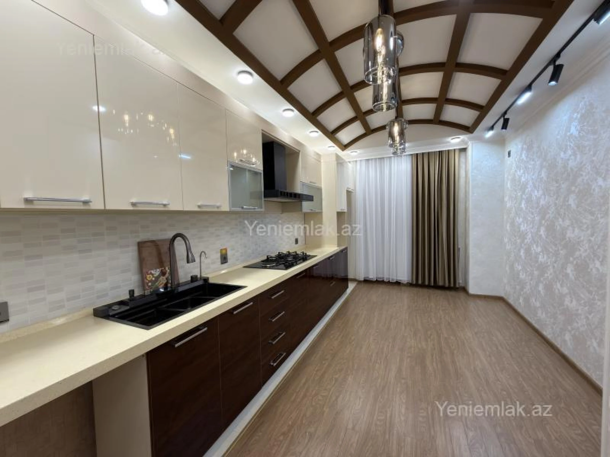 Satılır 3 otaqlı yeni tikili 139 m²