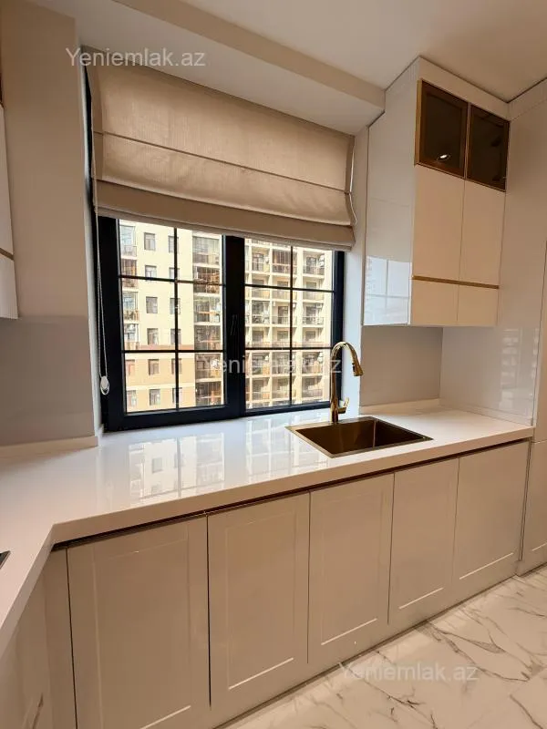 Satılır 3 otaqlı yeni tikili 86 m²