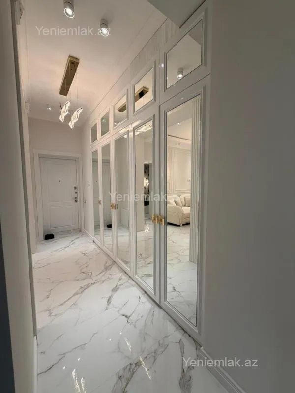 Satılır 3 otaqlı yeni tikili 86 m²