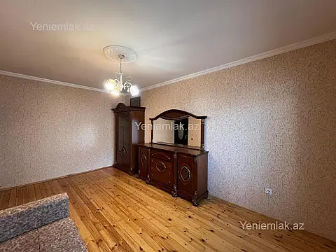 Satılır 2 otaqlı köhnə tikili 65 m²