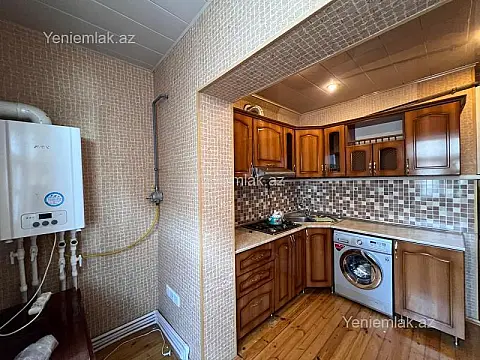 Satılır 2 otaqlı köhnə tikili 65 m²