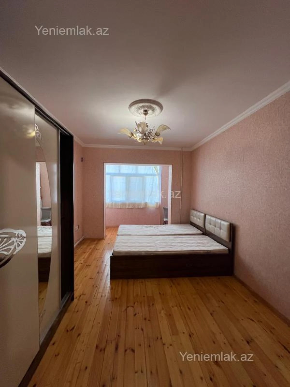 Satılır 2 otaqlı köhnə tikili 65 m²