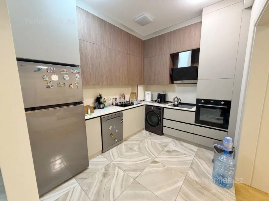 Satılır 2 otaqlı yeni tikili 100 m²