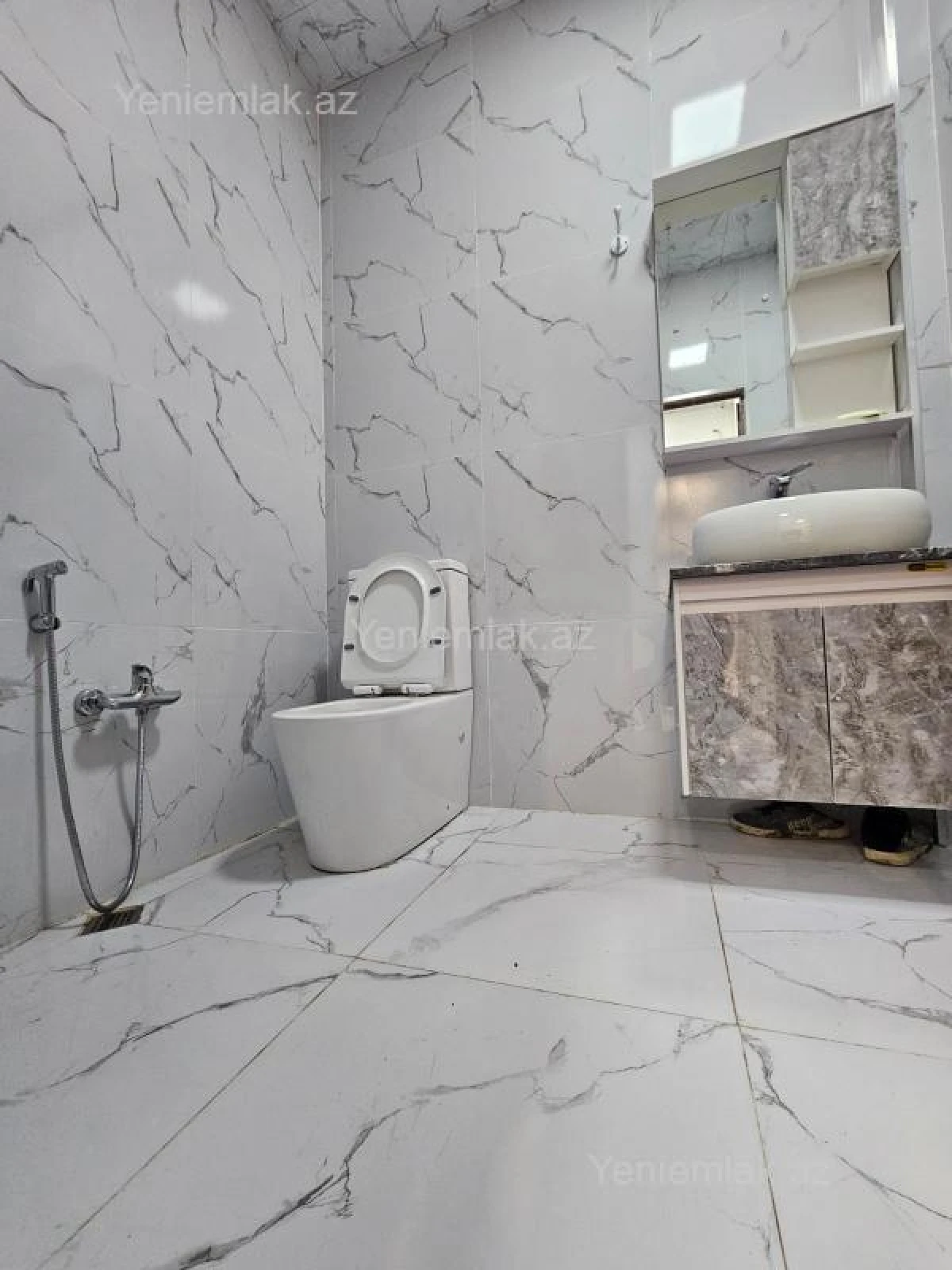 Satılır 2 otaqlı obyekt 300 m²