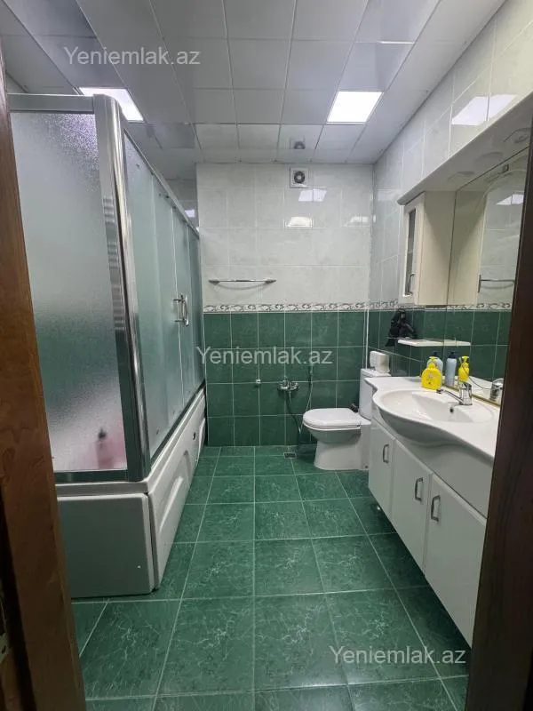 Satılır 3 otaqlı yeni tikili 132 m²