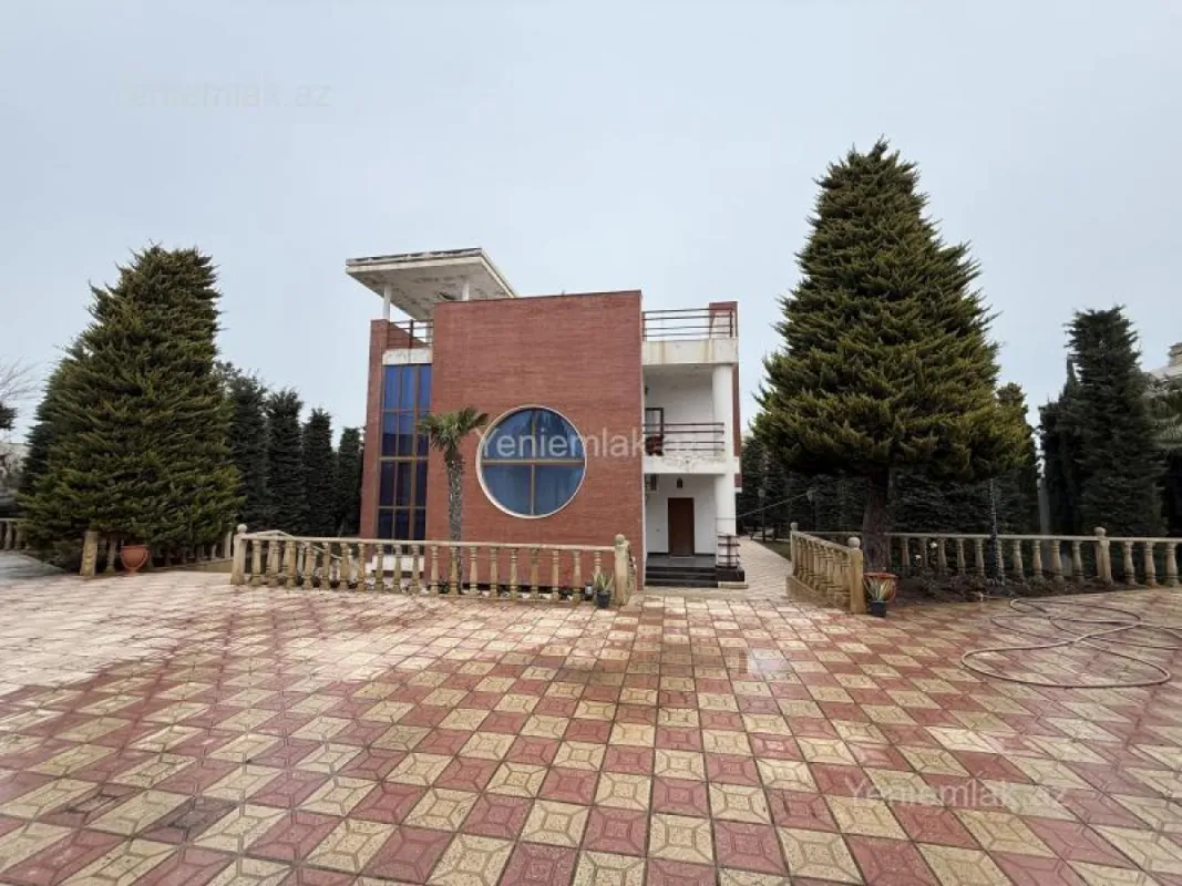 Satılır 6 otaqlı həyət evi 450 m²