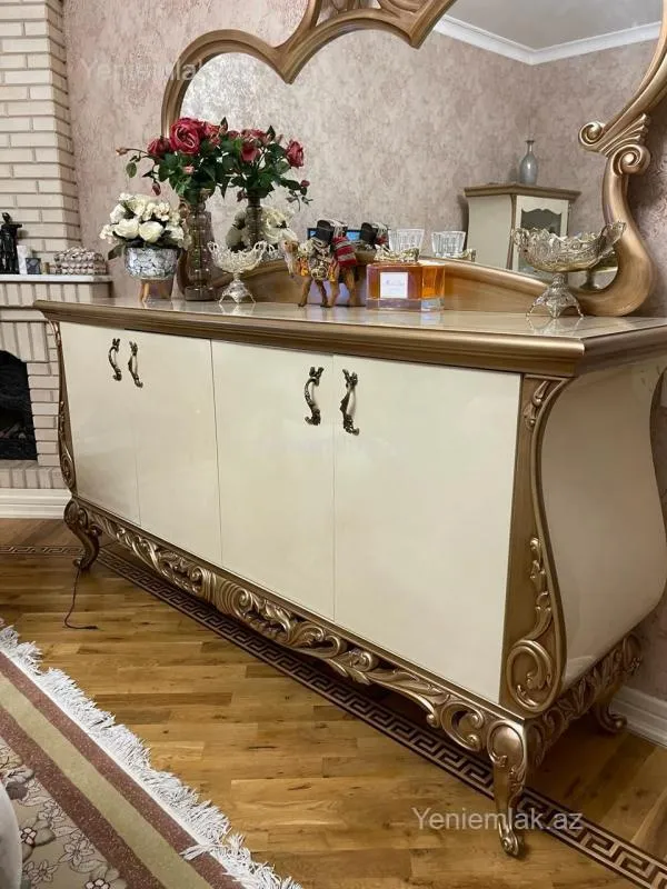 Satılır 3 otaqlı köhnə tikili 100 m²