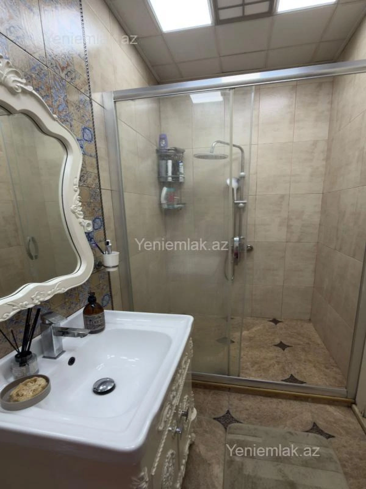 Satılır 3 otaqlı köhnə tikili 100 m²