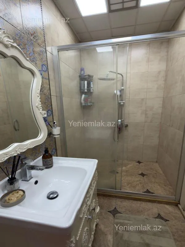 Satılır 3 otaqlı köhnə tikili 100 m²