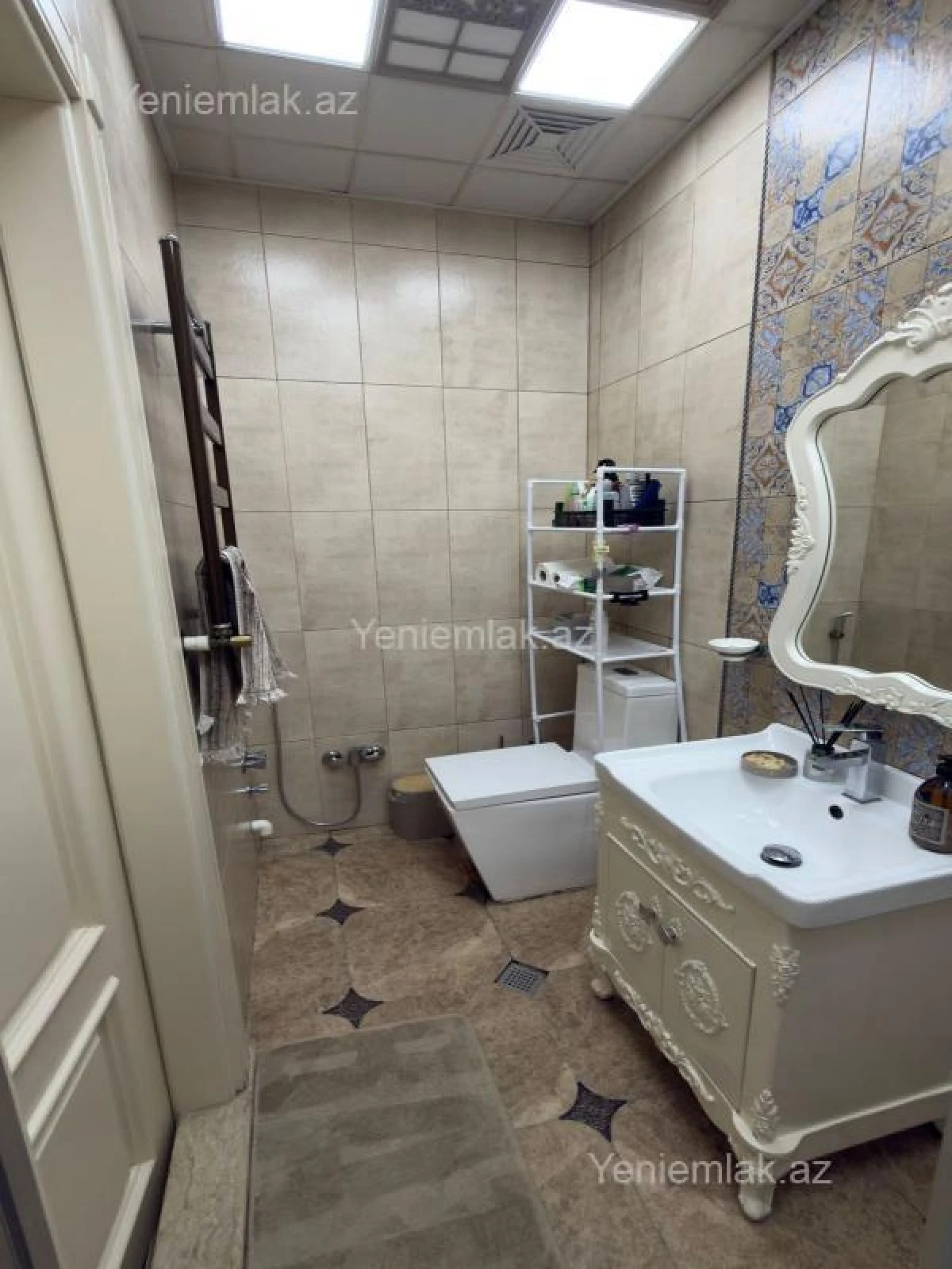 Satılır 3 otaqlı köhnə tikili 100 m²