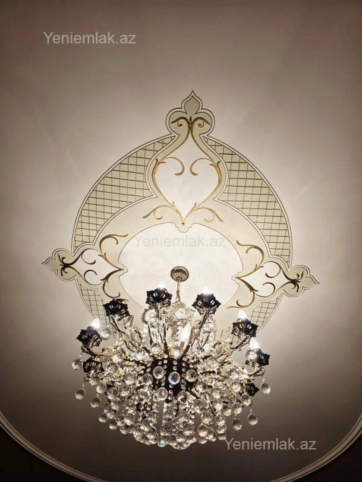 Satılır 8 otaqlı həyət evi 350 m²