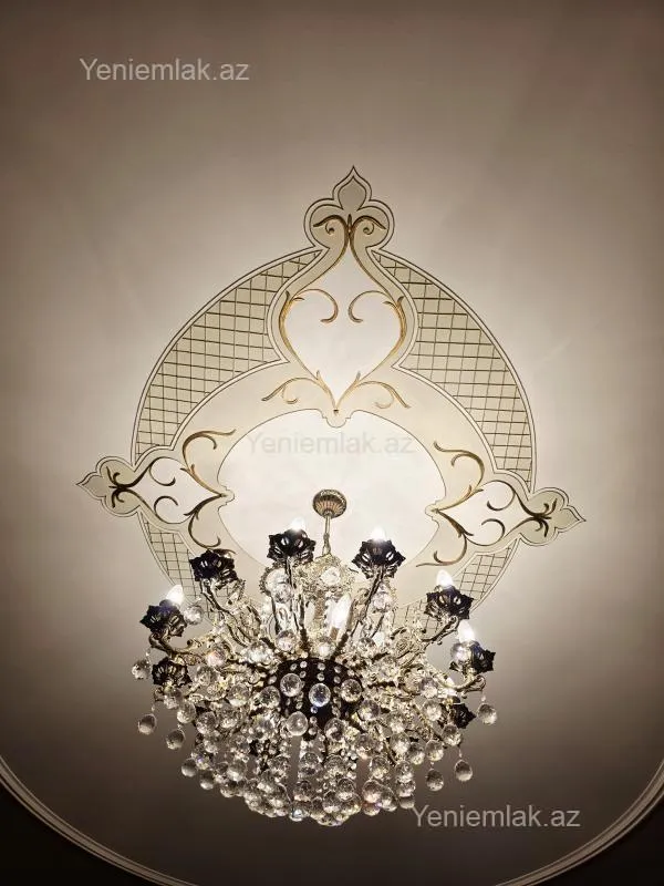 Satılır 8 otaqlı həyət evi 350 m²