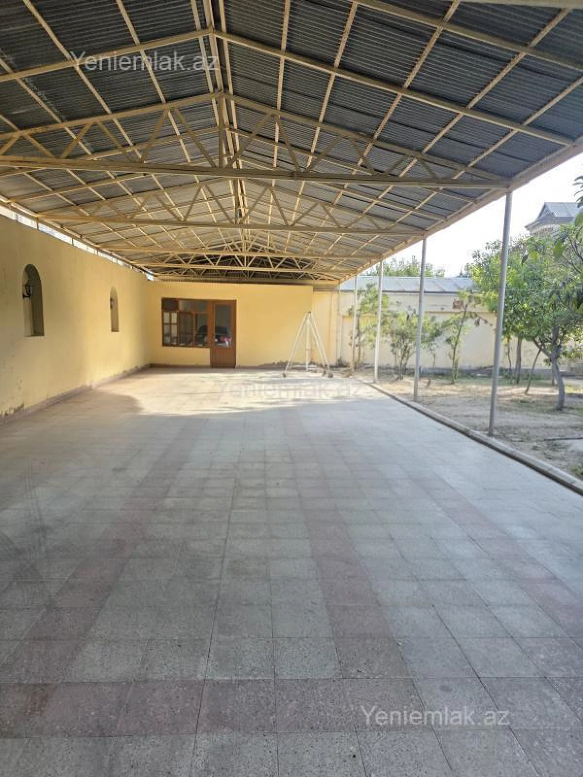 Satılır 8 otaqlı həyət evi 350 m²
