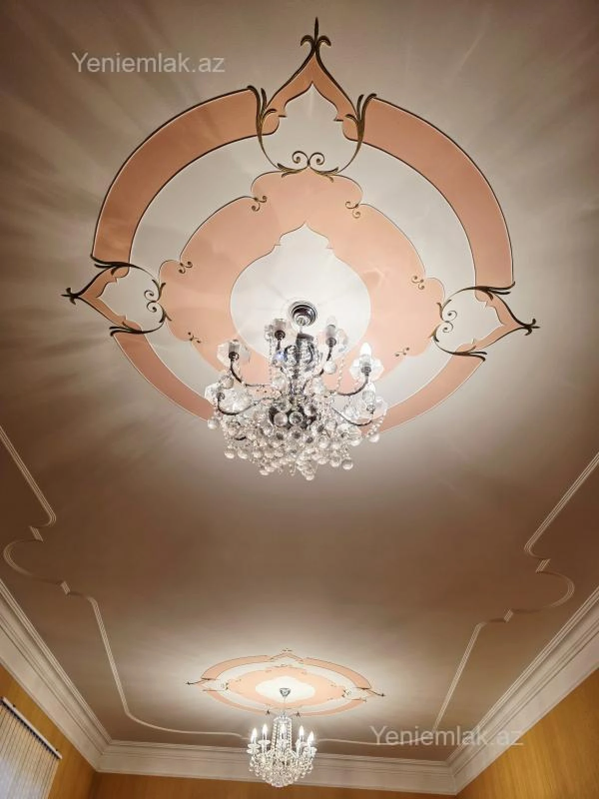 Satılır 8 otaqlı həyət evi 350 m²