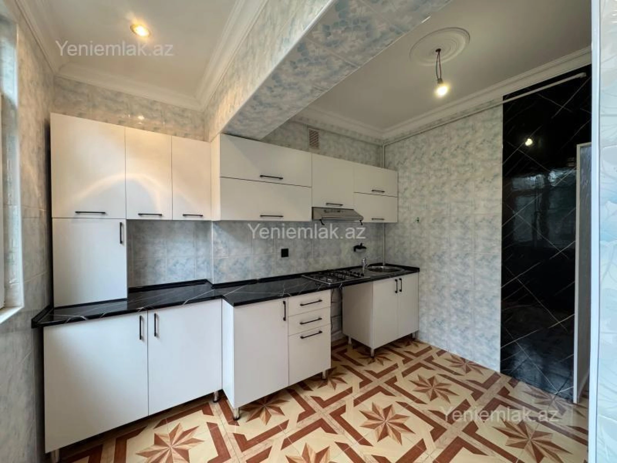 Satılır 3 otaqlı köhnə tikili 80 m²