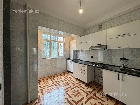 Satılır 3 otaqlı köhnə tikili 80 m²