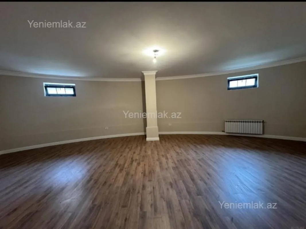 Satılır 8 otaqlı həyət evi 335 m²